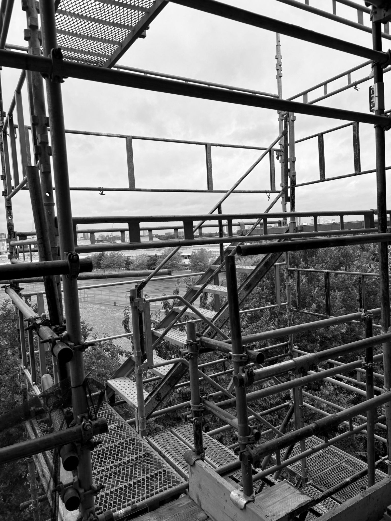 Industrial scaffolding structure